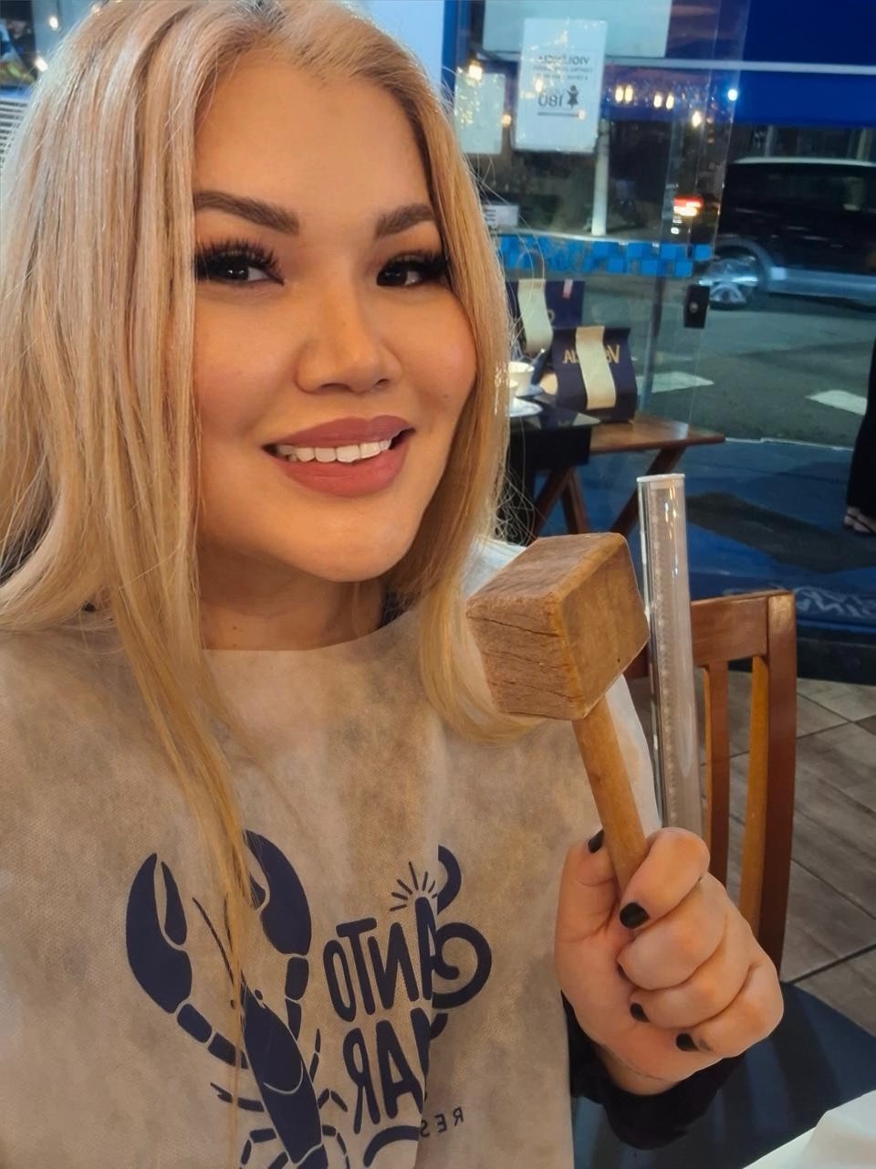 Dona Experiência em uma review gastronômica no Santo Mar